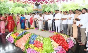 Jagan, Sharmila pay tributes to YSR on birth anniversary