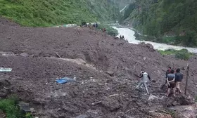 J&K: Landslide blocks Mughal Road, commuters alerted