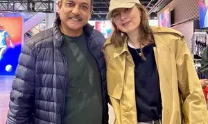 Ravi Shastri shares photo with ‘fashion icon’ Maria Sharapova