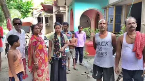 Bengal Assembly bypolls: Brisk polling continues amid reports of violence Bengal Assembly bypolls: Brisk polling continues amid reports of violence