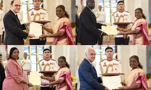 President Murmu accepts credentials from envoys of four nations