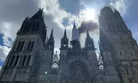 Fire in 11th-century cathedral in Frances Rouen contained, damage unclear (Lead)
