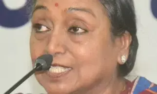 Meira Kumar criticises Nitish Kumar still demanding special status of Bihar