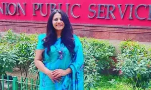 Centre sets up panel to probe allegations against Maha probationary IAS officer