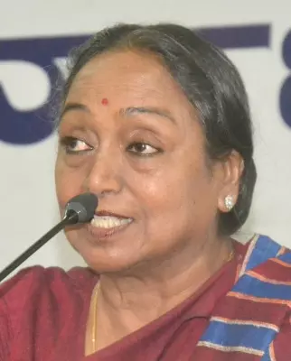 Meira Kumar criticises Nitish Kumar still demanding special status of Bihar Meira Kumar criticises Nitish Kumar still demanding special status of Bihar
