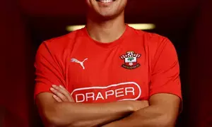 Southampton sign Japanese defender Yukinari Sugawara on four-year contract