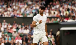Alcaraz defends Wimbledon title with stunning victory over Djokovic