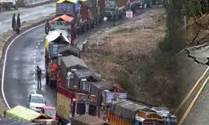 Vehicles carrying fruit & vegetable to get priority on Srinagar-Jammu highway