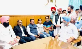 Himachal Dy CM assures operators to reduce taxes on tourist vehicles