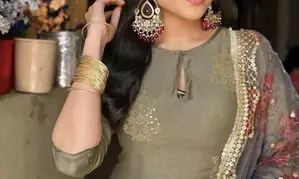 Tanvi Shewale chill at home in pyjamas, enjoy tea & pakoras during monsoon