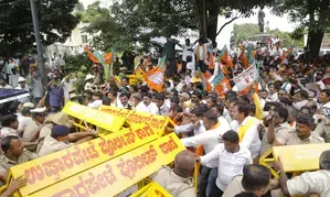 Ktaka BJP protests demanding resignation of Siddaramaiah in Tribal Welfare Board case