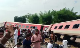Four killed as 12 coaches of Chandigarh-Dibrugarh Express derail in UP (Lead)