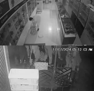 Thieves decamp after stealing watches worth Rs 25 lakh in Thane Thieves decamp after stealing watches worth Rs 25 lakh in Thane