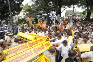 Ktaka BJP protests demanding resignation of Siddaramaiah in Tribal Welfare Board case
