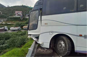 Over 30 injured in bus accident in Sri Lanka