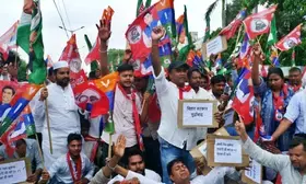 India bloc organises ‘Aakrosh March’ in Patna (Lead)