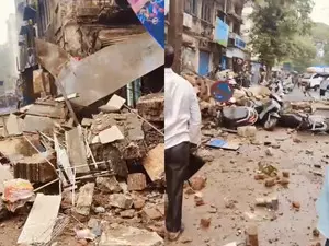 Mumbai: 80-yr-old woman killed, 5 hurt as portion of building crashes (Ld)