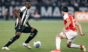 Brazilian Serie A: Botafogo beat Internacional to stay top