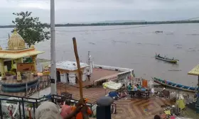 Godavari crosses first danger mark at Telanganas Bhadrachalam