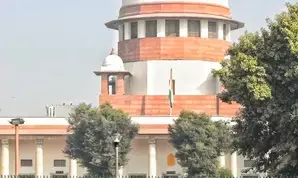 SC stays nameplate orders for eateries issued by UP, Uttarakhand govts