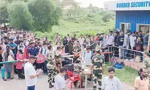 Over 4,300 students crossed over to India from B’desh in last 4 days