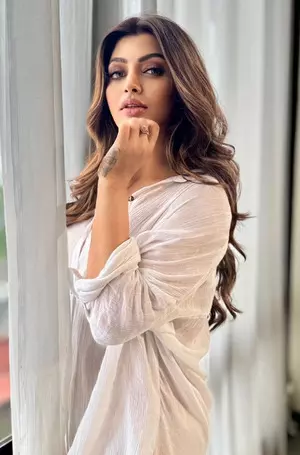 Akanksha Puri on challenges of shooting in rain: Managing hair, makeup is difficult