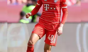 Manchester United target Bayerns Noussair Mazraoui: Report