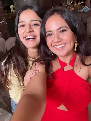Mahima Makwana reunites with Sapne Suhane Ladakpan Ke co-star Roopal: Never saw it coming Mahima Makwana reunites with Sapne Suhane Ladakpan Ke co-star Roopal: Never saw it coming