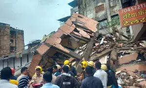 2 rescued, 24 people have narrow escape as Navi Mumbai building collapses