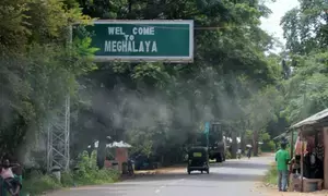 Student bodies condemn stopping of Meghalaya-bound tourist vehicles