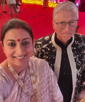 ‘Kyunki Bill bhi kabhi baarati tha’: Smriti Irani posts pic with Bill Gates