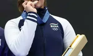 President Murmu, PM Modi lead political leadership in hailing Manu Bhakers historic bronze