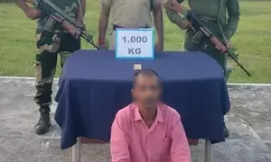 Man nabbed with 1 kg gold from local train to Kolkata