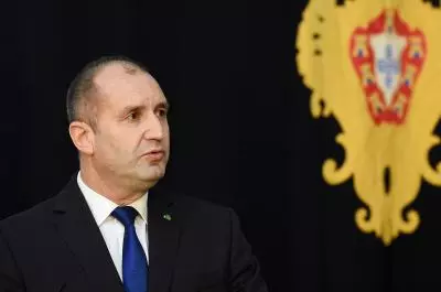 Bulgarian president asks third party to form government
