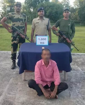 Man nabbed with 1 kg gold from local train to Kolkata