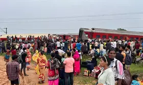 Howrah-Mumbai Mail accident: Bengal Police issue helpline numbers