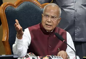 Outgoing Punjab Guv Purohit bids farewell