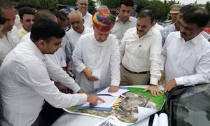 Gurugram: Union Minister Rao Inderjit Singh visits Bandhwari landfill  site