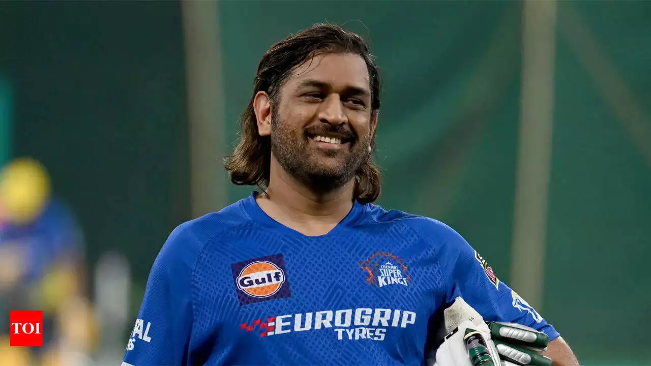 Dhoni reveals his favorite Indian bowler: Who is he? Dhoni reveals his favorite Indian bowler: Who is he?