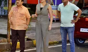 Taarak Mehta Ka Ooltah Chashmah: Jethalal to catch early flight, Babita to drop him off