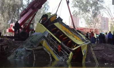 Two killed, 25 injured in Egypt bus crash