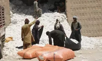 Afghan government implements 2,194 development projects in past year