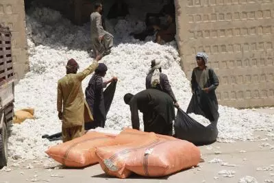 Afghan government implements 2,194 development projects in past year