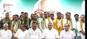 Several RJD leaders join JD-U in Bihar