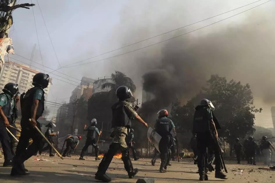 Bangladesh Under Military Rule: Army Chief Takes Command After Sheikh Hasinas Resignation Bangladesh Under Military Rule: Army Chief Takes Command After Sheikh Hasinas Resignation