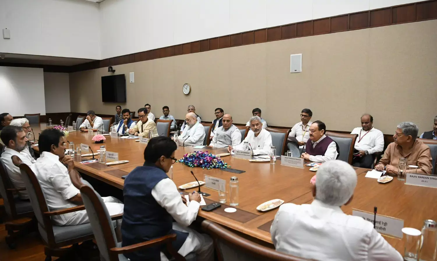 India Holds All-Party Meeting to Address Bangladesh Crisis