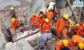 Woman dies in house collapse near Kashi Vishwanath Temple, 8 rescued