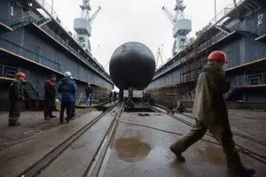 Russian submarine destroys simulated enemy vessel during exercise Russian submarine destroys simulated enemy vessel during exercise