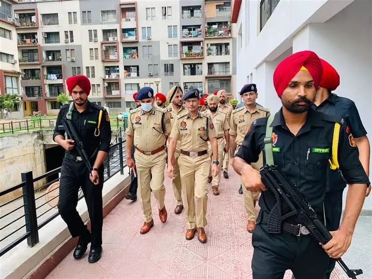 Punjab Police Conducts Massive Security Sweep at Bus Stands Ahead of Independence Day Punjab Police Conducts Massive Security Sweep at Bus Stands Ahead of Independence Day