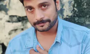 Satish Badal captured mannerisms of influential leaders for his role  in Shekhar Home